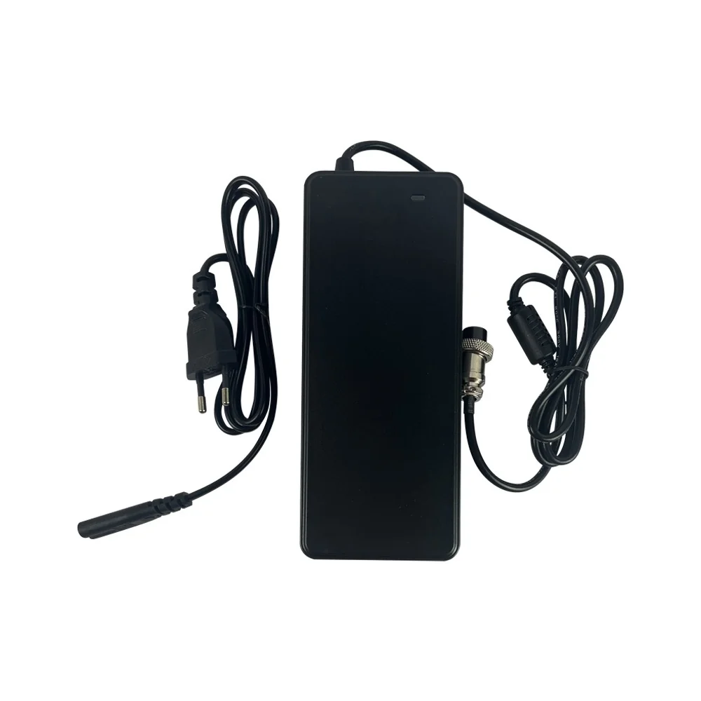 Cargador 52V ➡️ 58,8V / 2A (conector GX16-3p)
